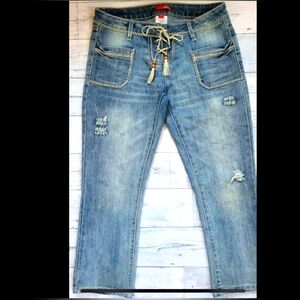 Bongo Vintage distressed denim low rise lace up Capris. Juniors Size 9